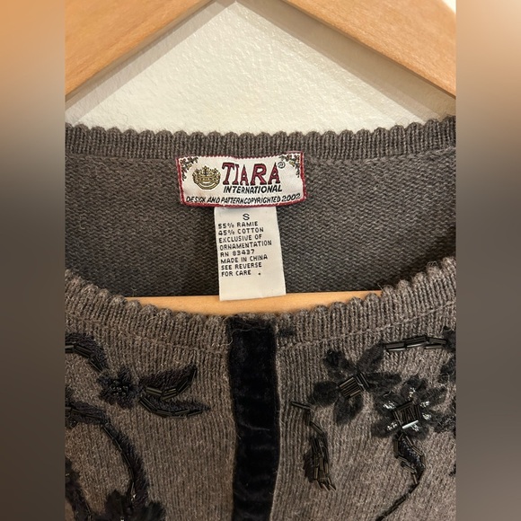 VTG Tiara international embroidered button down cardigan size S - Picture 6 of 7